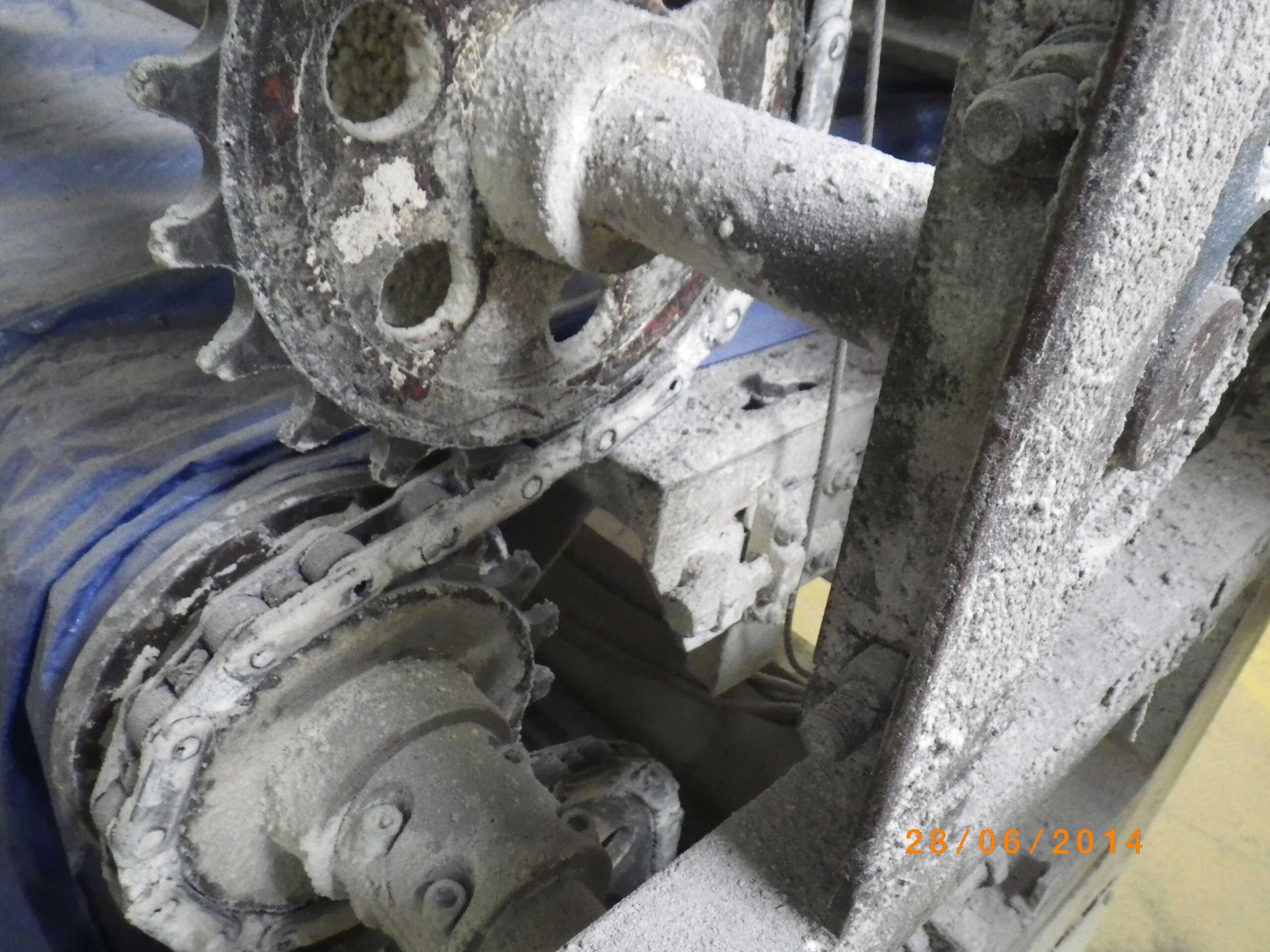 SUHI-LED---notranjost-stroja-za-pakiranje,-potem